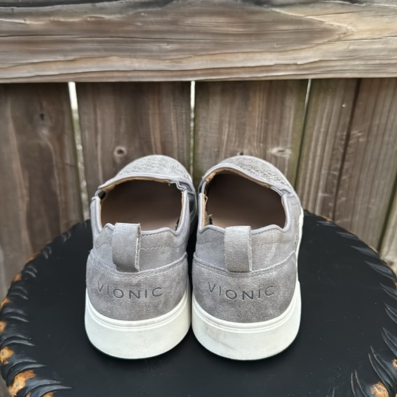 Vionic ‘Kimmie’ perforated sneaker, size 11 - Picture 5 of 8